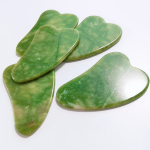 Popular vender Nanfang Jade guasha herramienta de forma de corazón, buena para <span class=keywords><strong>la</strong></span> salud verde guastone - Product Image 5