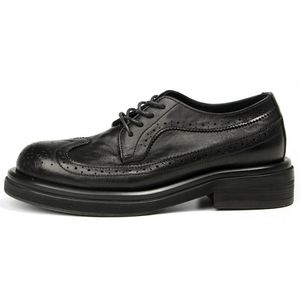 Mocasines de Hombre de Alta Gama, Hechos a Mano en Cuero Vacuno Europeo Repujado, con Parches, Punta Cuadrada y Cierre de Cordones - Product Image 2