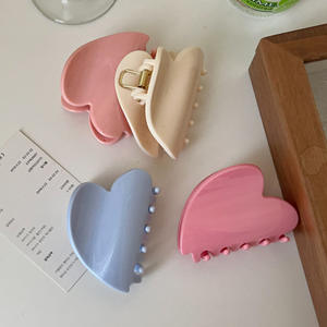 Pinces à cheveux en acrylique en forme de cœur, style coréen, design personnalisé, impression UV, pinces à cheveux florales, vente en gros - Product Image 3