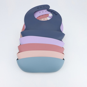 Baberos de silicona para bebé, tipo arco, sin BPA, de 0 a 12 meses, accesorio de alimentación, color sólido, suave, de calidad alimentaria - Product Image 2