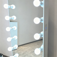 Miroir de salon LED moderne pleine longueur, durable et écologique, en verre et acier inoxydable, avec ampoules, mural, pour salon de coiffure