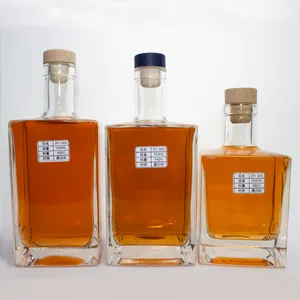 Botella de cristal transparente con corcho, botella personalizada con forma cuadrada, 500ml, 700ml, 750ml, whisky, vodka, brandy, venta al por mayor