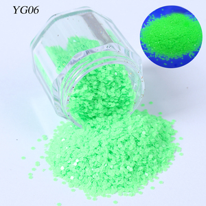 Vente en gros de petites paillettes hexagonales en vrac pour la décoration de fête Poudre scintillante pour <span class=keywords><strong>peinture</strong></span> murale Fard à paupières pour ongles - Product Image 6