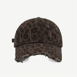 Berretto da Baseball regolabile in cotone non strutturato con Logo personalizzato piatto ricamato per uso quotidiano con stampa leopardata con effetto angosciato - Product Image 5