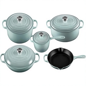 Juego de Utensilios de Cocina de Hierro Fundido Esmaltado de 9 Piezas con Asas de Acero Inoxidable, Distribución Superior del Calor, Apto para Sal Marina - Product Image 1