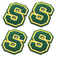 Vente en gros d'uniforme scolaire personnalisé patchs de serviettes thermocollantes patchs de lettres brodés en chenille avec tissu logo personnalisé