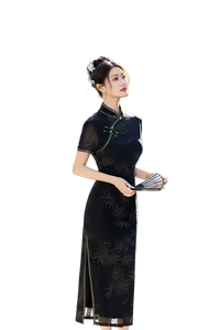 Robe Cheongsam chinoise classique moderne en soie noire Qipao élégante robe amincissante pour femmes - Product Image 6