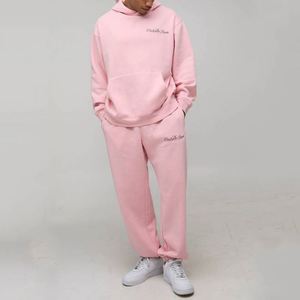 Sudadera con Capucha y Pantalones Deportivos Rosa Pálido con Logotipo Personalizado, Conjunto Deportivo de Dos Piezas para Hombre - Product Image 1