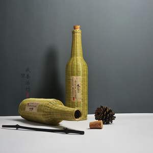 Juego de Regalo Ecológico con Barril de Vino de Bambú y Embalaje de Botella de Seda - Diseño Artesanal con Flores y Estilo Antiguo - Product Image 1