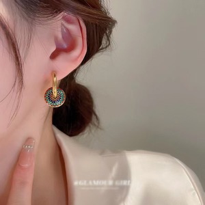 ชุดเครื่องประดับสร้อยคอและต่างหูลายดอกเบญจมาศสไตล์ยุโรปและอเมริกา ลายดอกเดซี่แบบหยดน้ำ - Product Image 4
