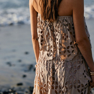 Ensemble deux pièces de haute qualité : haut hawaïen ajouré brodé sans bretelles et robe sur mesure 100 % coton - Product Image 5