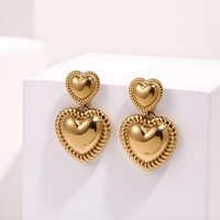 Boucles d'oreilles minimalistes en forme de cœur texturées avec cœur en acier inoxydable plaqué or 18 carats pour cadeau d'anniversaire