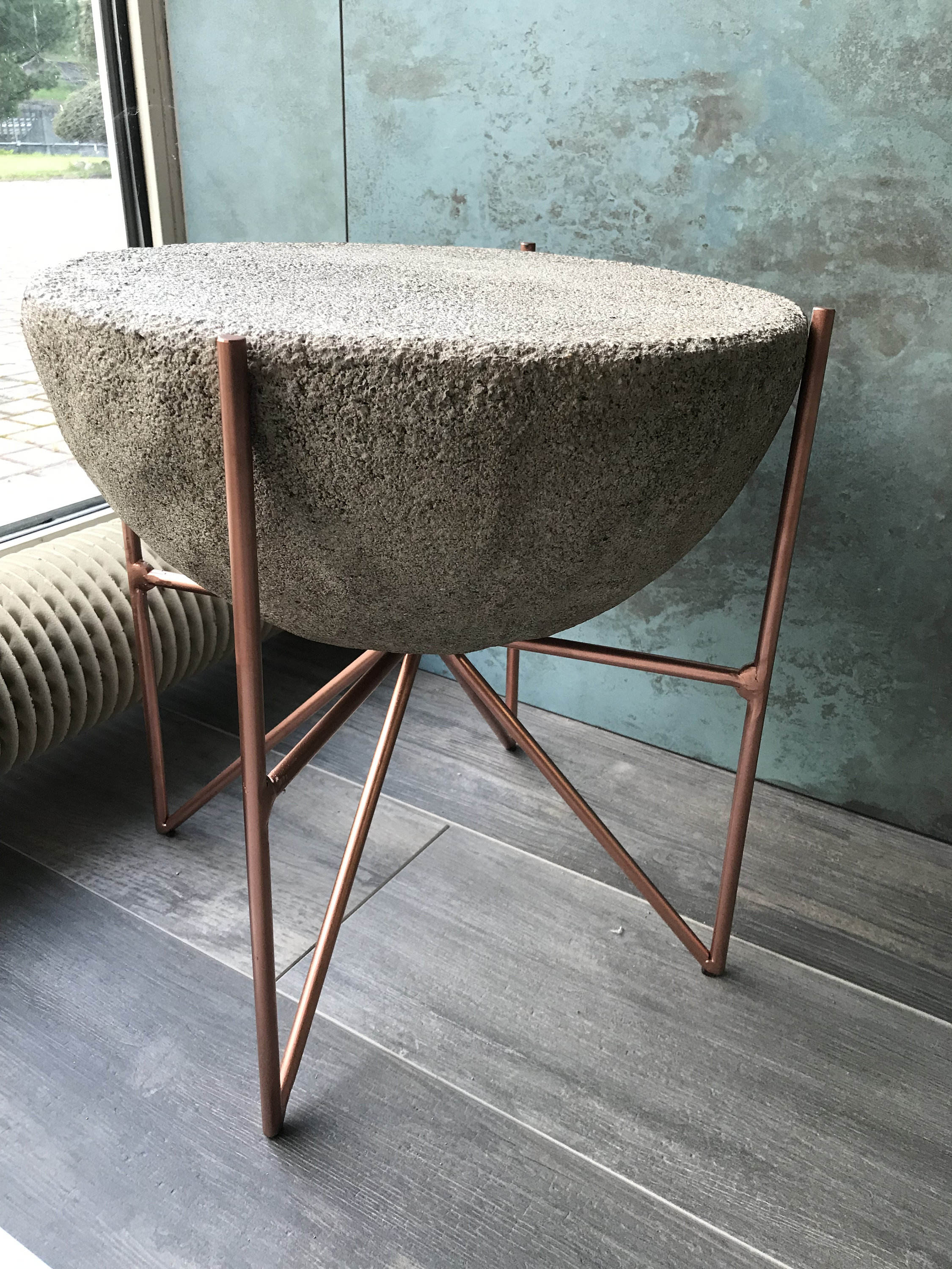 สีเทาเข้ม