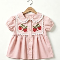 Chemise à col pour petites filles de haute qualité en coton biologique à manches courtes avec bordure à volants et broderie de fraises