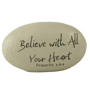 Ornement de Pâques Faith Rocks en résine écologique avec message «Crois de tout ton cœur» - Product Image 1