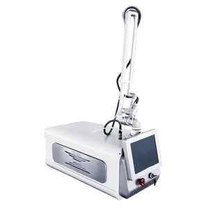 Machine laser fractionnaire CO2 pour l'élimination des cicatrices d'acné et le rajeunissement de la peau Utilisation de salon portable 10600nm Longueur d'onde Refroidissement air/eau - Product Image 1