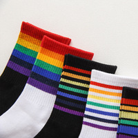 The New White Pride Rainbow Stripe Lot de 6 chaussettes décontractées en coton Chaussettes courtes d'entraînement athlétique pour femmes
