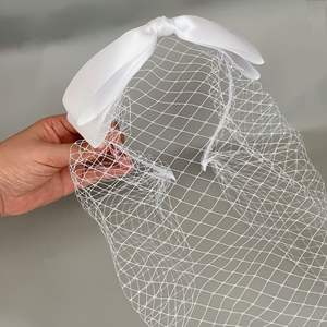 Diadema de velo de novia estilo jaula de pájaros, blanco y negro, para ceremonia civil de boda en iglesia, estilo boutique campestre británico, para la novia de Christ Church - Product Image 3