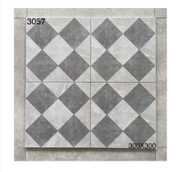 Petites dalles de sol en céramique antique antidérapantes et antibactériennes 300x300 pour usage intérieur et extérieur