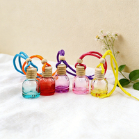 Diffuseur de parfum de voiture en verre carré de 8 ml avec logo personnalisé, flacon vide pour huiles essentielles, clip de ventilation, estampage à chaud en surface, vente en gros