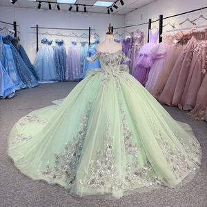 6946 Precioso Vestido de Quinceañera Verde con Escote Corazón, Lazo Grande, Cuentas y Apliques de Cristal, Cintura Natural, Silueta de Vestido de Gala - Product Image 2