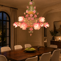 Lustre en verre soufflé artisanal floral de luxe avec structure métallique, luminaire suspendu pour la décoration de grandes salles