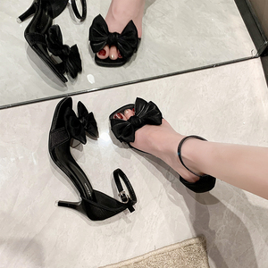 Été 2025 Nouvelles <span class=keywords><strong>sandales</strong></span> européennes et américaines polyvalentes à tête carrée avec nœud noir pour femmes, talons hauts pour femmes - Product Image 5
