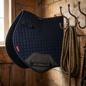 แผ่นรองอานม้า BRAND ZONE รุ่น Close Contact Square Saddle Pad Numnah ผ้ารองอานม้า ผลิตจากผ้าไหม ผ้าฝ้าย ผ้าซาติน โพลีเอสเตอร์ โฟม ทนทาน นุ่มสบาย สำหรับม้า - Product Image 2