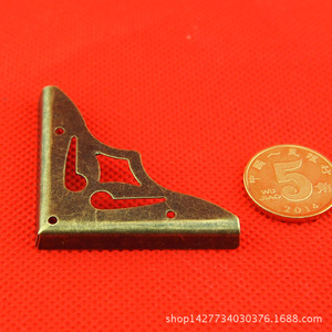 ฝาครอบมุม B2685 ขนาด 42 มม. x 4.5 มม. เหล็กกล้าคาร์บอน สไตล์โบราณ สำหรับป้องกันกล่องไม้ ติดผนังแบบไม่ถอดได้ - Product Image 3