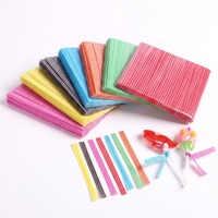 Attaches torsadées en plastique multicolores Fanxing de 8 mm de largeur pour la fermeture des sacs de bonbons, les cadeaux de fête et l'emballage de cadeaux