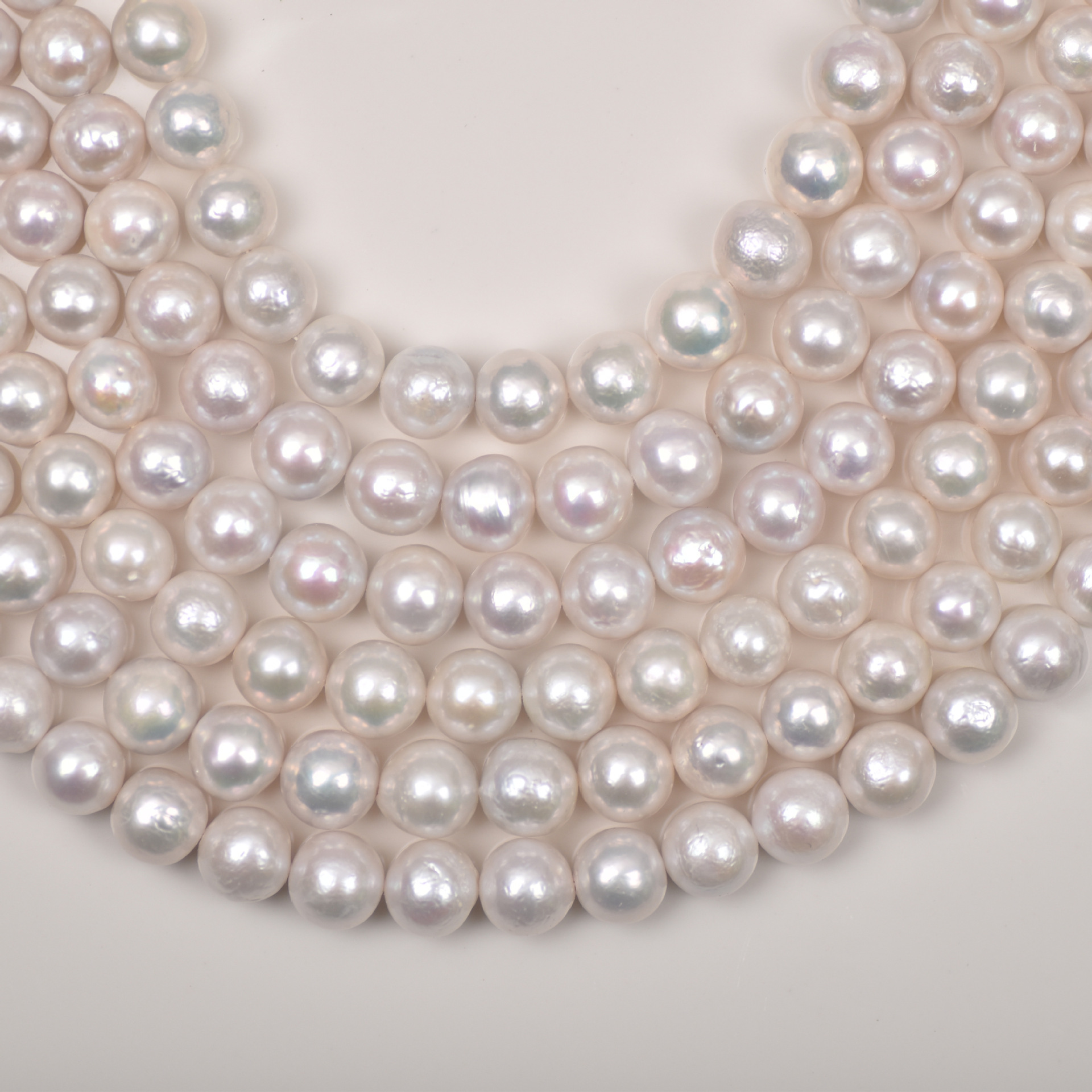 Wholesale China Cultured Natural Freshwater Pearls
