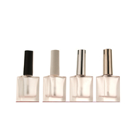 Vente en gros de flacons carrés transparents givrés pour vernis à ongles de 10 ml et 15 ml avec bouchon plaqué argent, or ou noir et pinceau pour l'art des ongles
