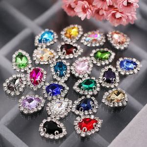 Pendientes de diamantes de imitación con hebilla de cristal - Product Image 1