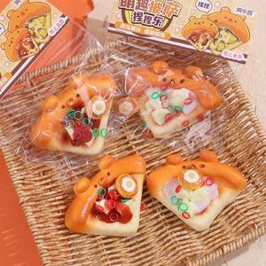 จี้เรซิ่นรูปหมีพิซซ่าคุณภาพสูง จี้เรซิ่นแบบแบนสำหรับงานฝีมือ จี้เรซิ่นการ์ตูนสำหรับตกแต่ง - Product Image 1