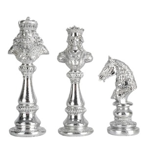 ชุดหมากรุกแบบตั้งโต๊ะ สีเงิน โลหะ ตกแต่งบ้าน ห้องนั่งเล่น ของประดับตกแต่งโต๊ะ แพ็คเกจหลายชิ้น ดีไซน์แบบดั้งเดิม - Product Image 1