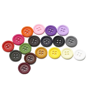 Bán buôn bền vững flatback nút nhựa đầy màu sắc Vòng Matt thiết kế với hai lỗ bốn lỗ mạ kỹ thuật cho phù hợp với áo - Product Image 1