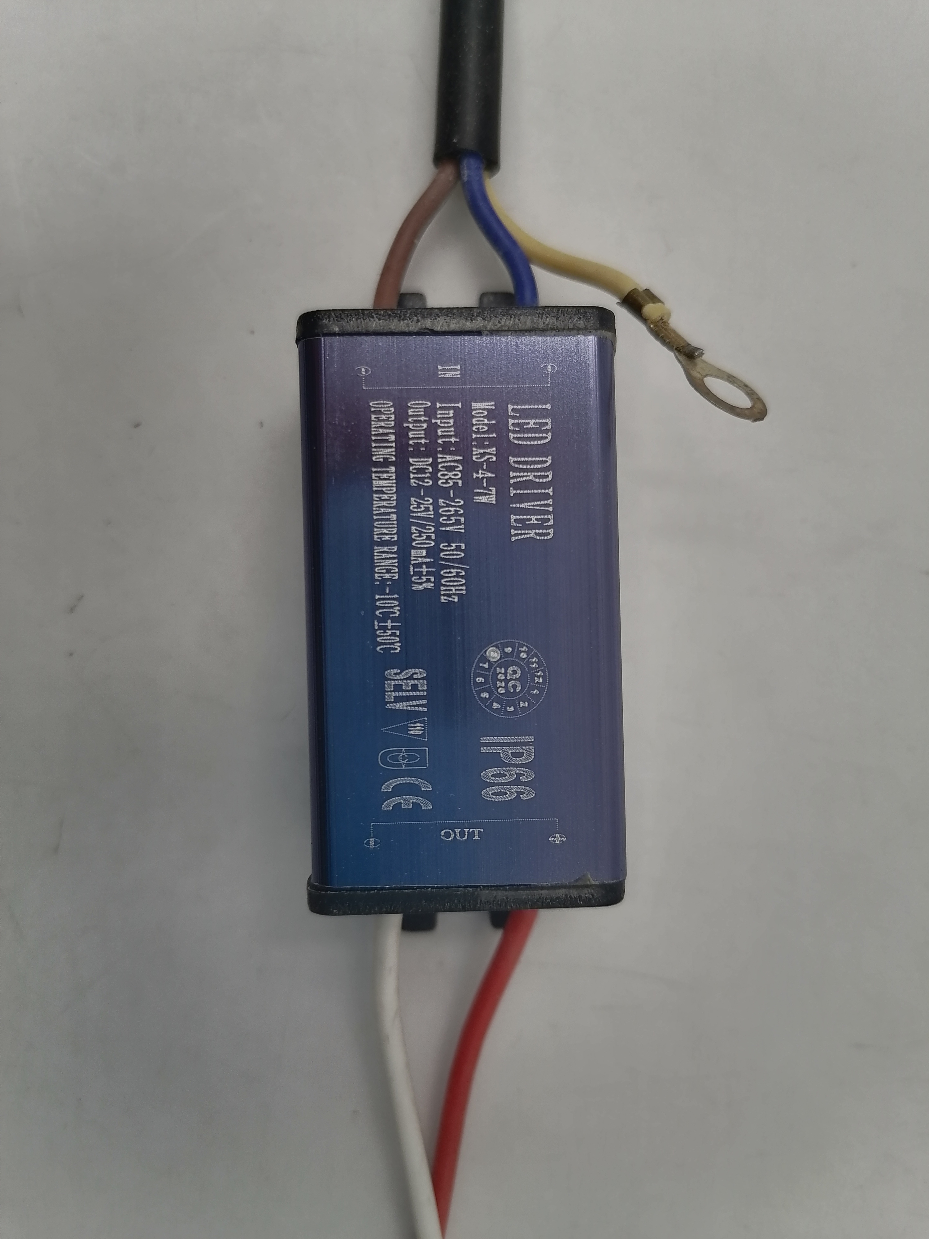 Controlador 1-3W / 4-7W / 8-12w / 13-18w / 18-24w Controlador de material metálico resistente al agua IP65 Certificación CE ROHS