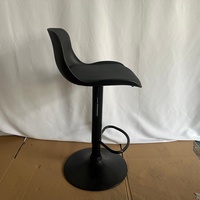 Tabouret de bar moderne en PU avec coussin, structure en plastique, chaise haute pivotante et réglable pour comptoir de cuisine (vente en gros)