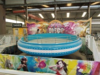 Attrazione Disco Tagada a Prezzo di Fabbrica per Carnevale e Parchi Divertimento, con Telaio in Acciaio e Scocca in Fibra di Vetro, Attrazione Girevole ed Emozionante che Attira la Folla
