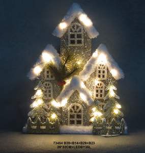 Casita Navideña de Madera con Luces LED de Tamaño Pequeño para Decoración Navideña - Product Image 4