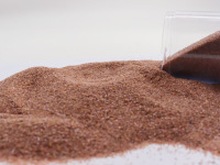 Sable de grenat rose 30/60 mesh, abrasif haute dureté pour la découpe jet d'eau et la préparation de surfaces par sablage industriel