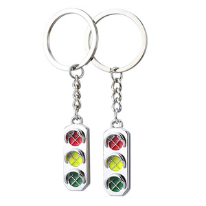 Bán Buôn Mô Phỏng Màu Đỏ Và Màu Xanh Lá Cây Ánh Sáng Keychain <span class=keywords><strong>3D</strong></span> Kim Loại Móc Chìa Khóa Giao Thông Tín Hiệu Đèn Cổ Điển Keyring Giao Thông Ánh Sáng Keychain - Product Image 6