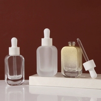 Flacon compte-gouttes plat en verre de luxe 30ml 50ml avec bouchon doré, personnalisable avec logo estampé à chaud, pour diffuseur de parfum et cosmétiques essentiels