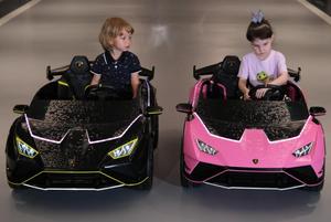 Auto Elettrica per Bambini <span class=keywords><strong>Lamborghini</strong></span> con Licenza Ufficiale, Due Posti, 24V, con Telecomando per Genitori - Product Image 5