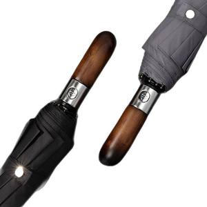 Paraguas con mango de madera de lujo, resistente al agua, automático, abierto, negocios, protección UV, compacto, <span class=keywords><strong>sol</strong></span>, lluvia, paraguas plegable de madera personalizado - Product Image 1
