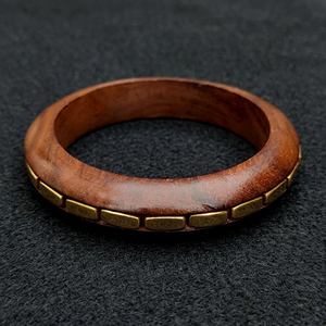 Bracelet en bois de designer fait main, jonc en bois de qualité supérieure, bijou de poignet tendance, accessoire élégant et décontracté, cadeau de festival pour femme - Product Image 1