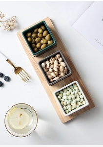 Set di Antipasti Moderno ed Ecologico, Vassoio Decorativo <span class=keywords><strong>in</strong></span> Bambù con Set di 3 Ciotole <span class=keywords><strong>in</strong></span> <span class=keywords><strong>Ceramica</strong></span> Colorata per Dessert e Snack - Product Image 4