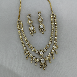 Luxe Royal Brillant doré polonais et mat doré polonais Antique Kundan Choker Set Royal Kundan Bridal Set - Product Image 1