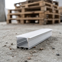 Extrusions industrielles en aluminium Fabricants OEM 35x35mm Profilé aluminium industriel carré T5 Revêtement en poudre Lumière de soudage
