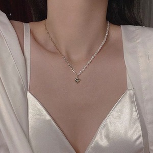 Collier asymétrique en perles naturelles de style coréen de luxe été 2022 avec pendentif en forme de cœur, chaîne de clavicule - Product Image 4
